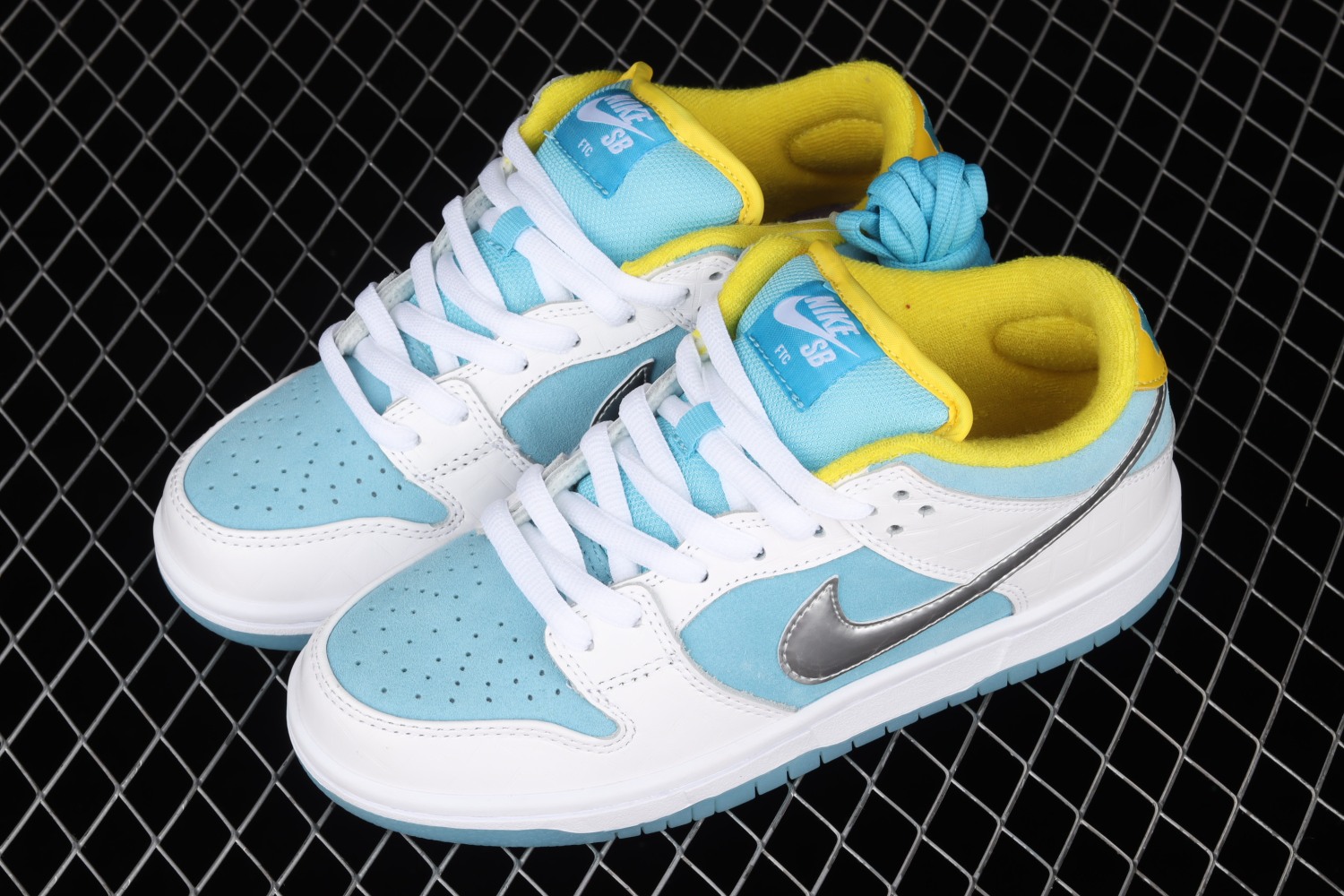 Nike SB Dunk Low Pro FTC Lagoon Pulse DH7687-400