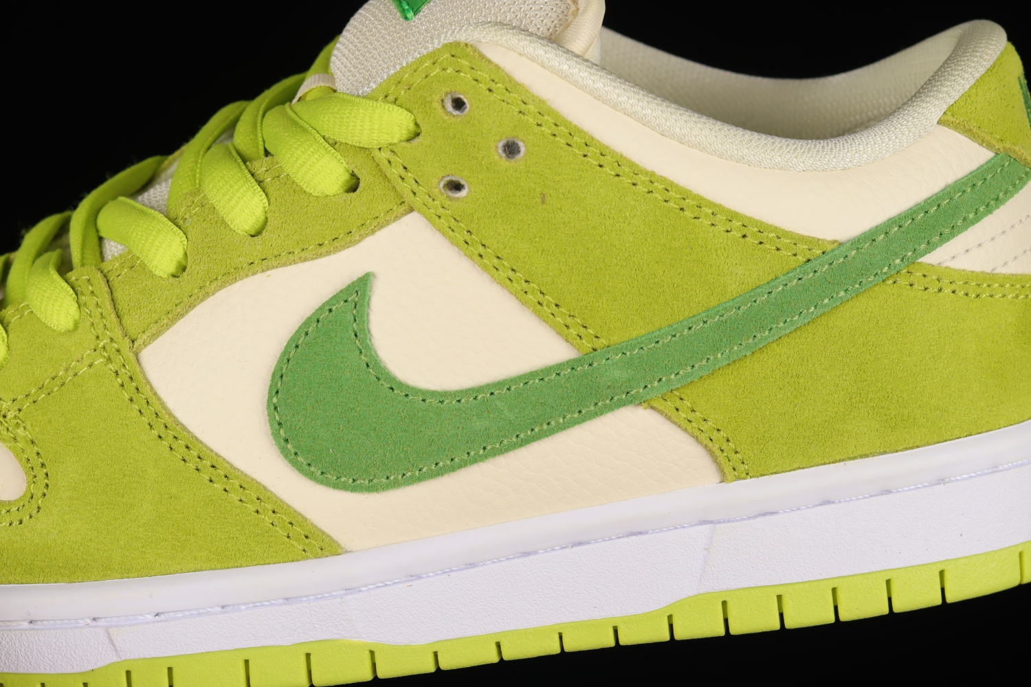 Nike SB Dunk Low Green Apple DM0807-300