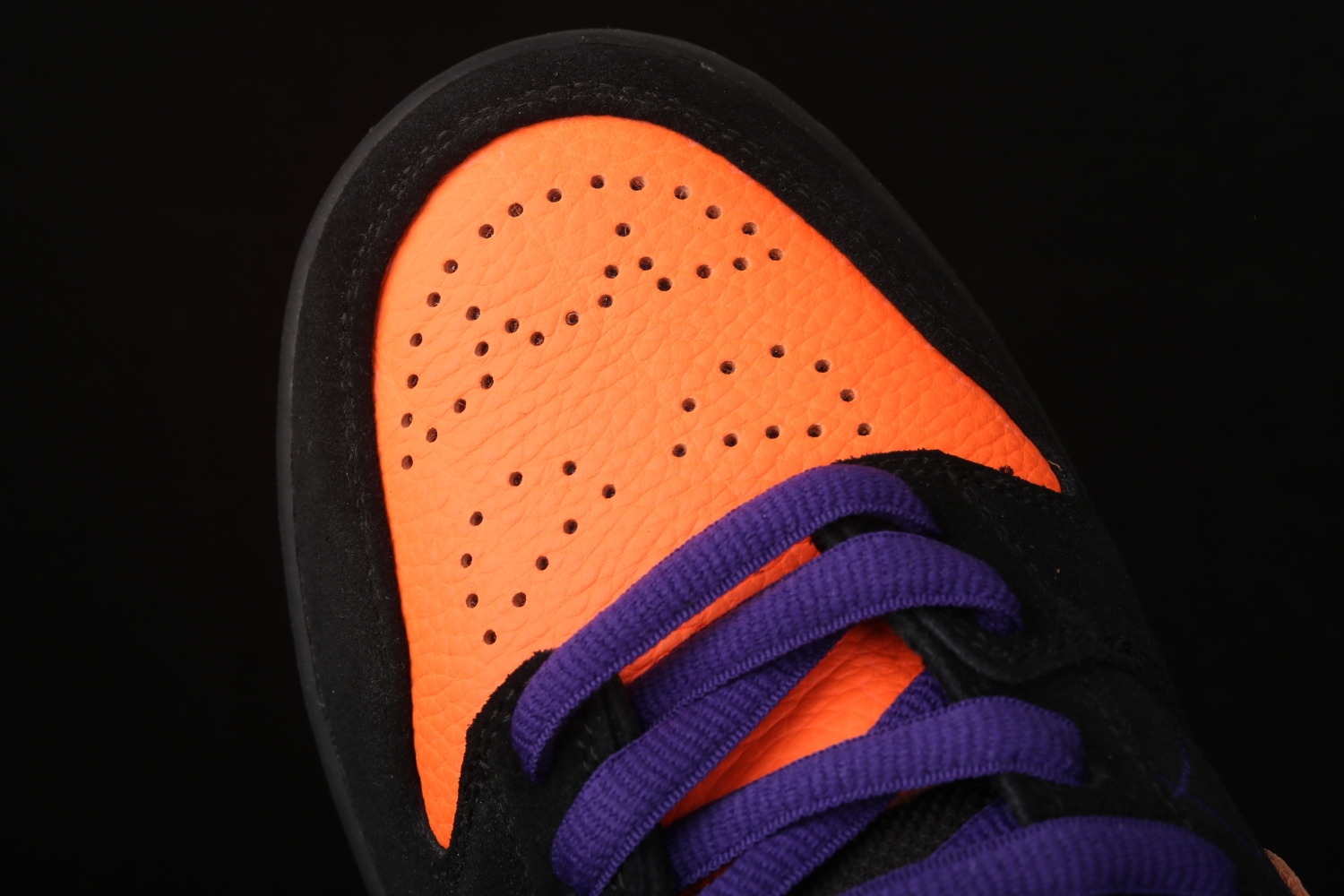 Nike SB Dunk Low Night of Mischief Halloween BQ6817-006