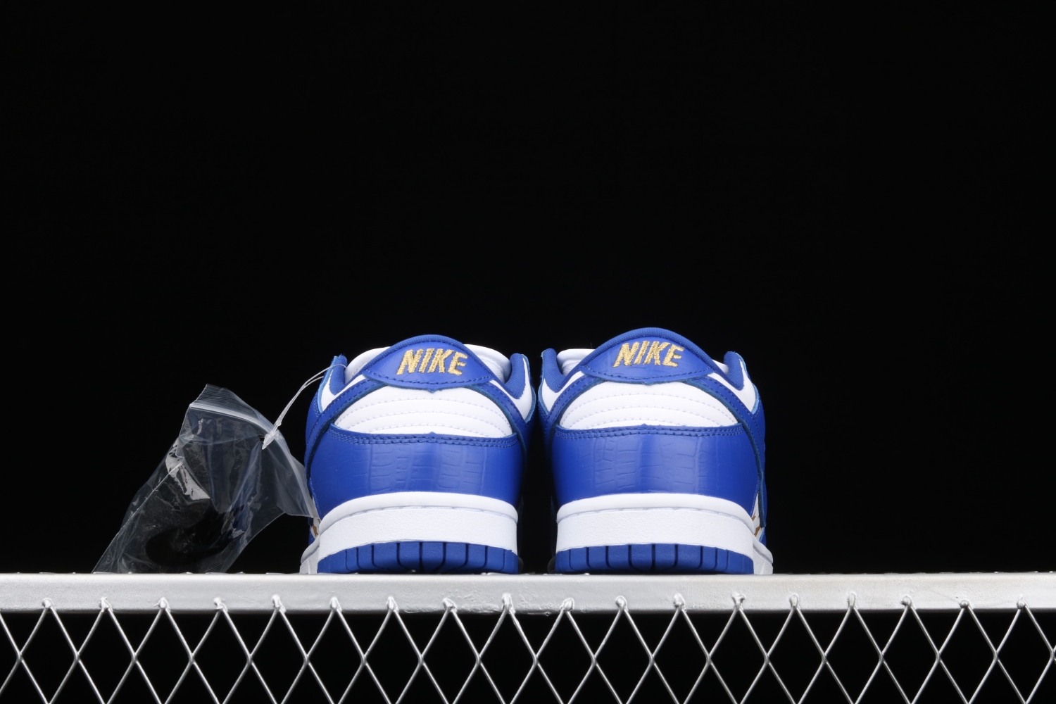 Nike SB Dunk Low Supreme Stars Hyper Royal (2021) DH3228-100