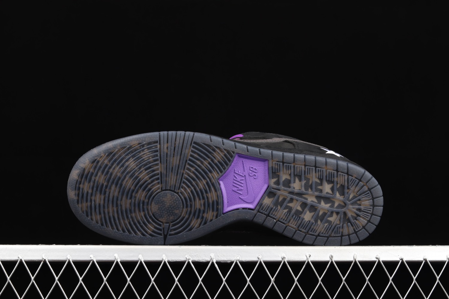 Nike SB Dunk Low Familia First Avenue DJ1159-001