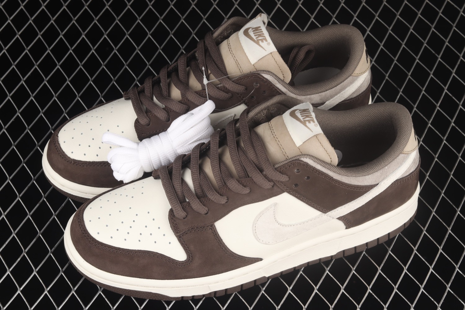 Otomo Katsuhiro x Nike SB Dunk Low Steamboy OST Grey Brown Mocha LF0039-001