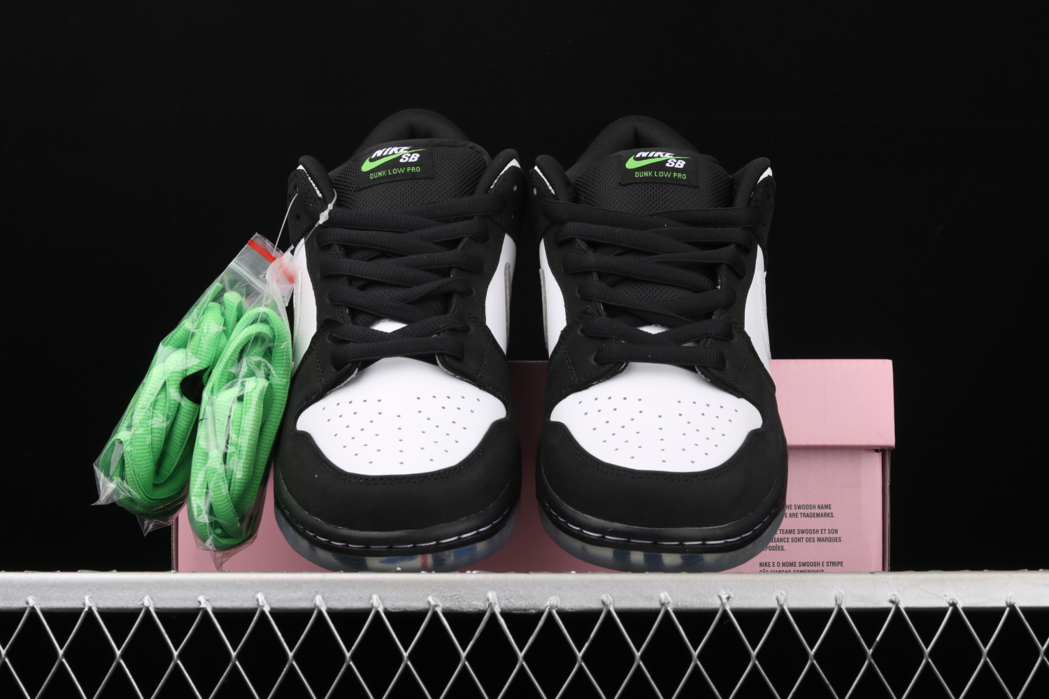 Nike SB Dunk Low Staple Panda Pigeon BV1310-013
