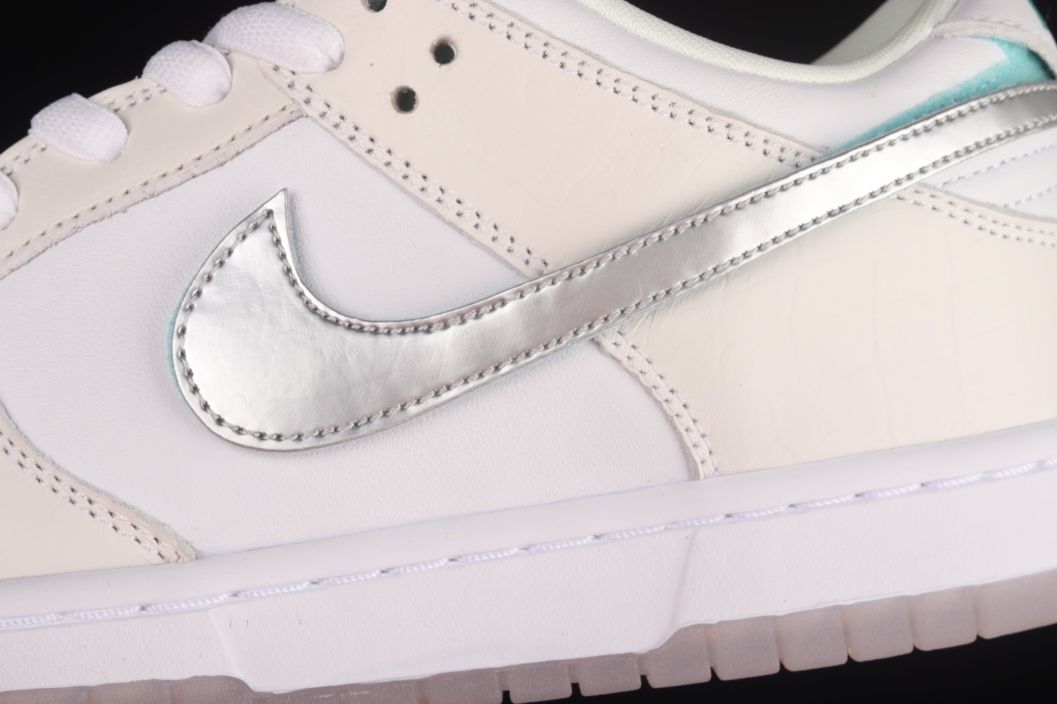 Nike SB Dunk Low Diamond Supply Co White Diamond BV1310-100