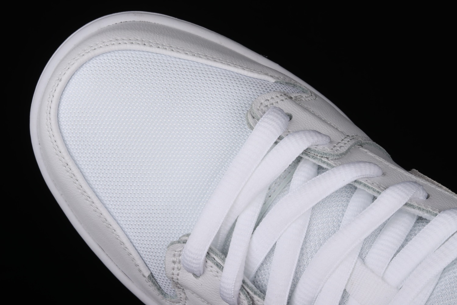 Nike SB Dunk Low Laser Blue BQ6817-101