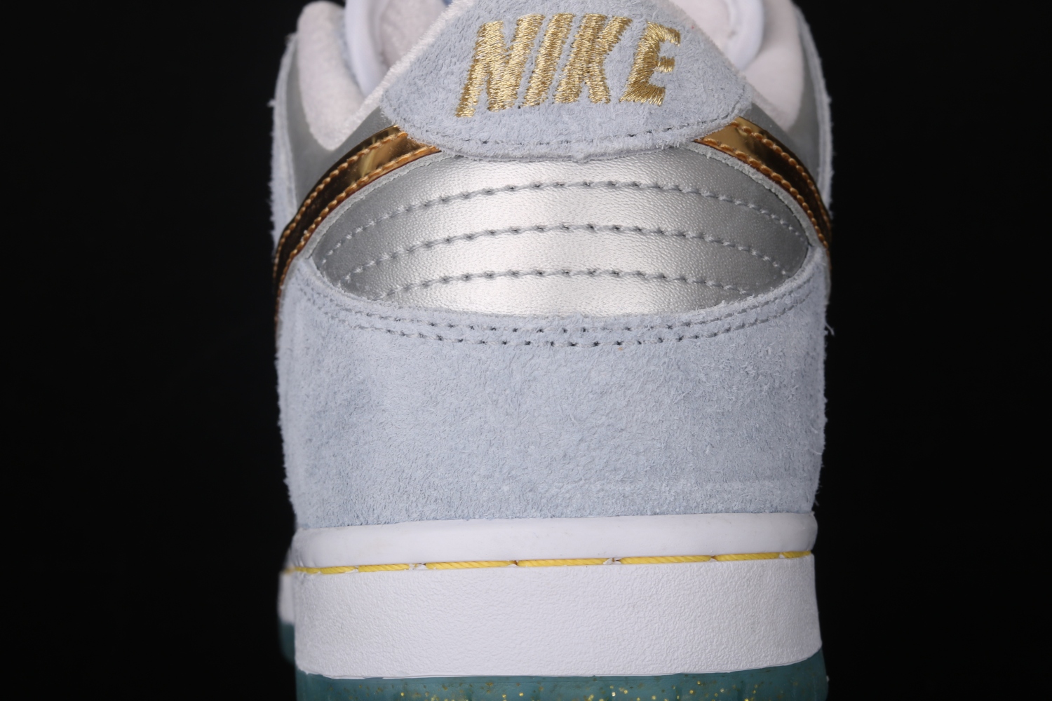 Nike SB Dunk Low Sean Cliver DC9936-100