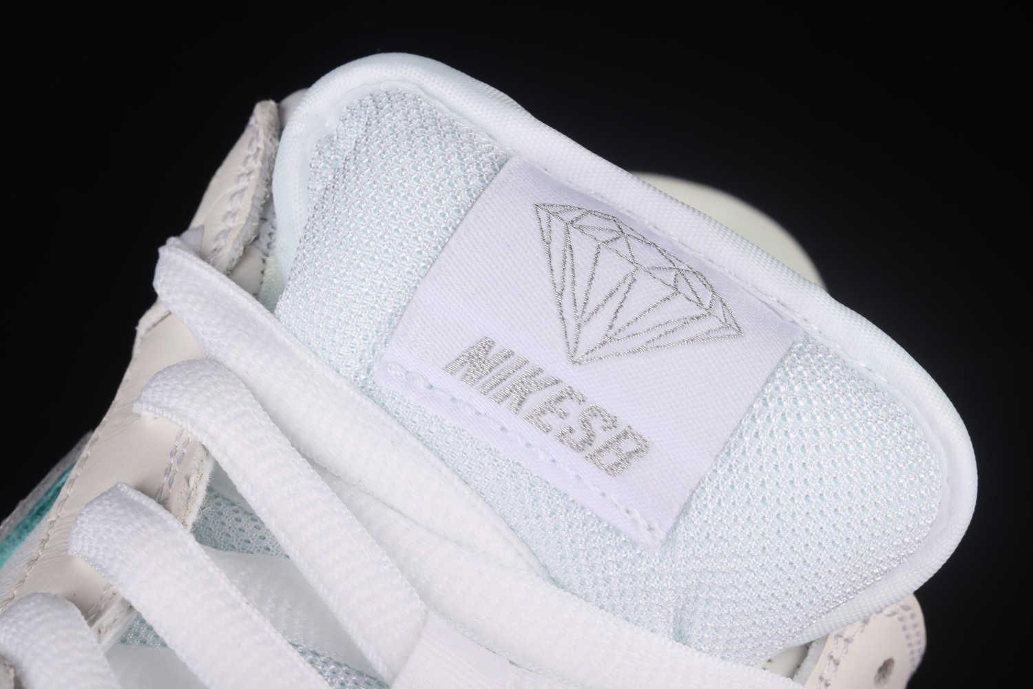 Nike SB Dunk Low Diamond Supply Co White Diamond BV1310-100