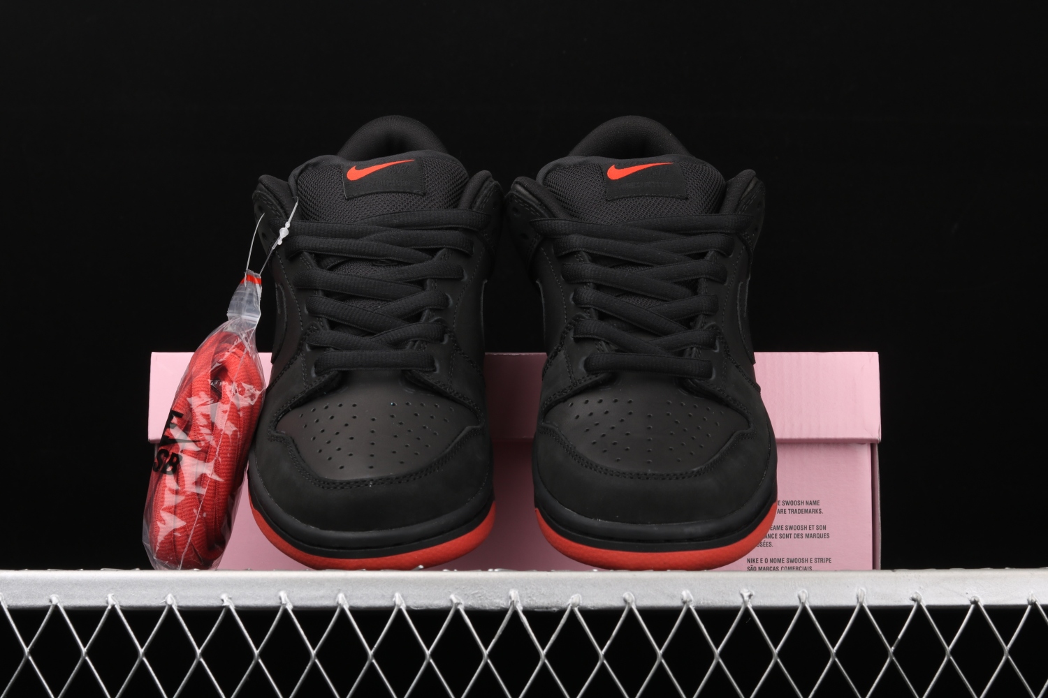 Nike SB Dunk Low TRD QS Black Pigeon 883232-008