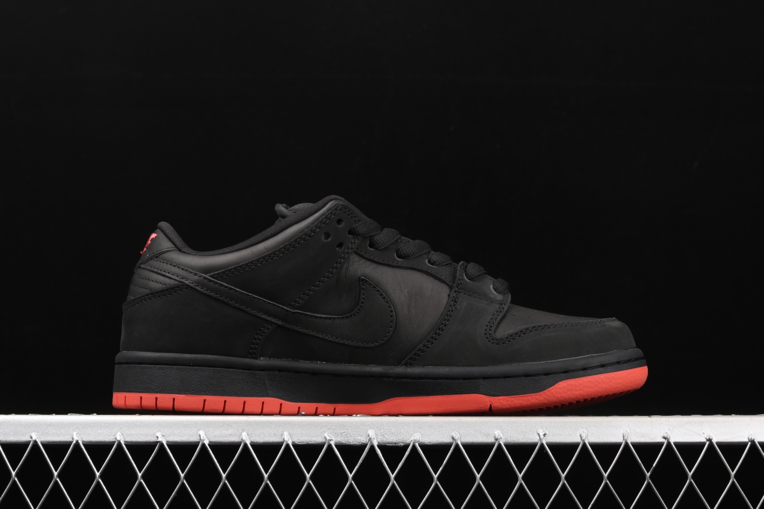Nike SB Dunk Low TRD QS Black Pigeon 883232-008
