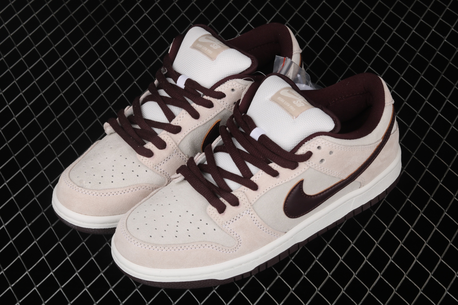Nike SB Dunk Low Desert Sand Mahogany  BQ6817-004