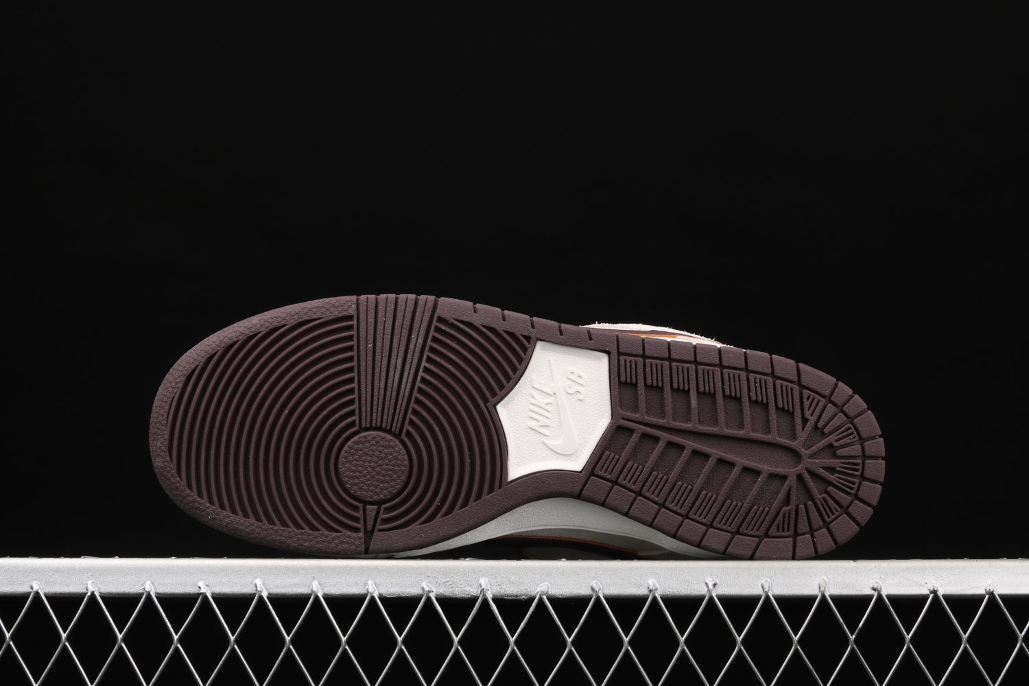 Nike SB Dunk Low Desert Sand Mahogany  BQ6817-004