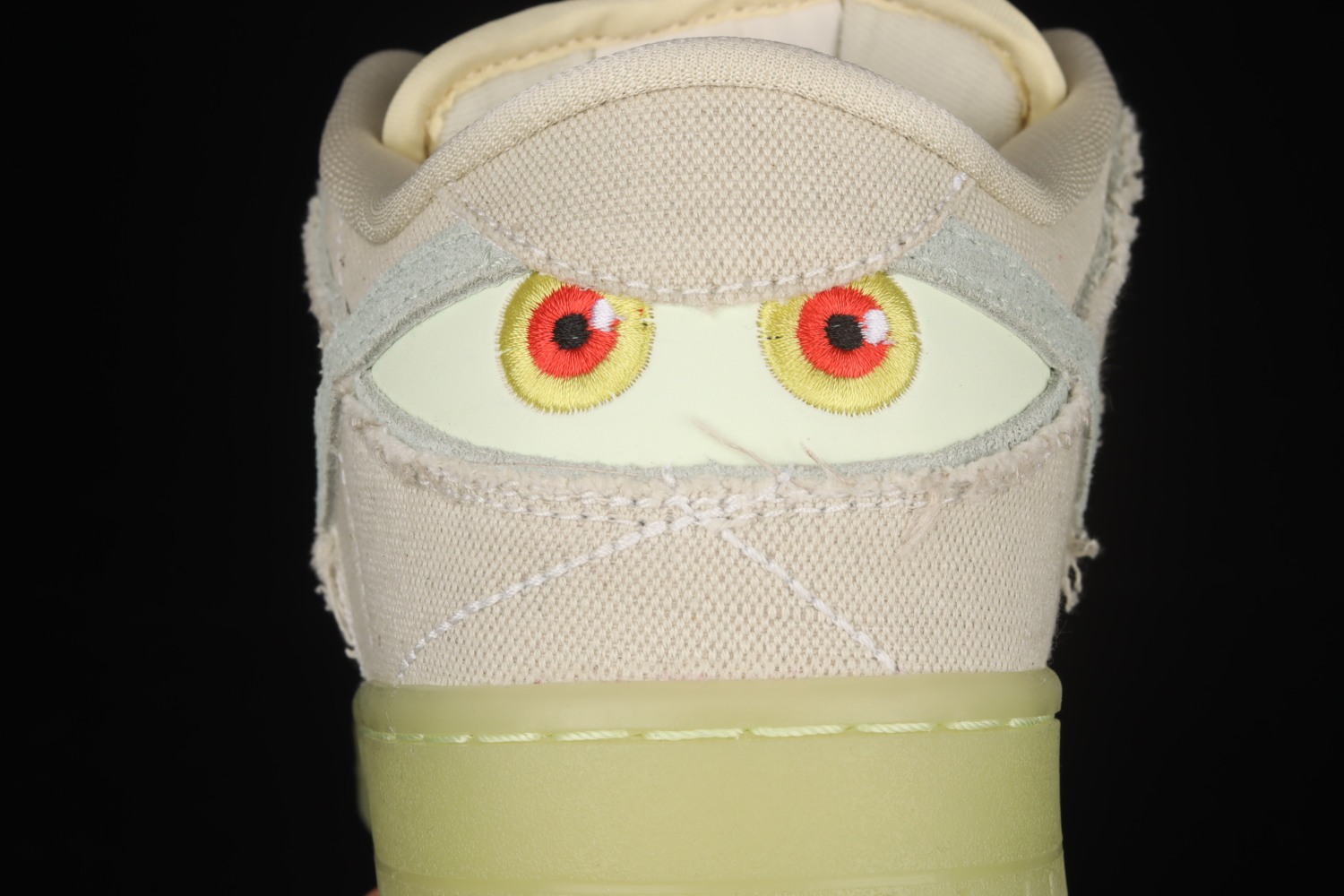 Nike SB Dunk Low Mummy DM0774-111