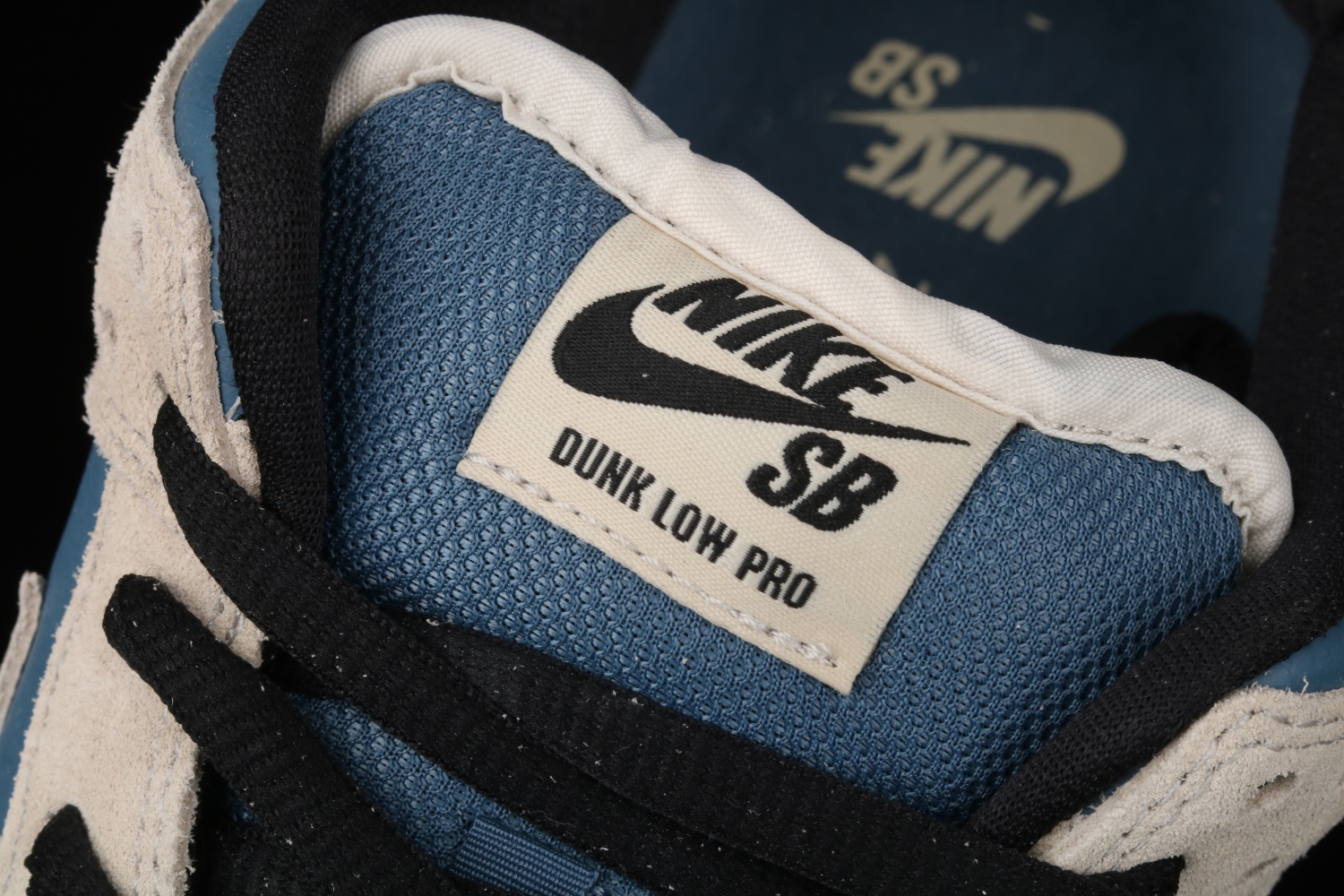 Nike SB Dunk Low Light Cream Thunderstorm BQ6817-200