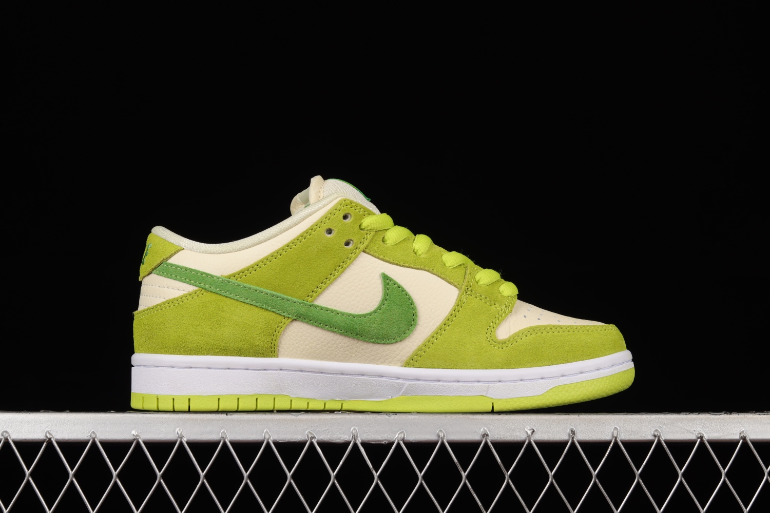Nike SB Dunk Low Green Apple DM0807-300