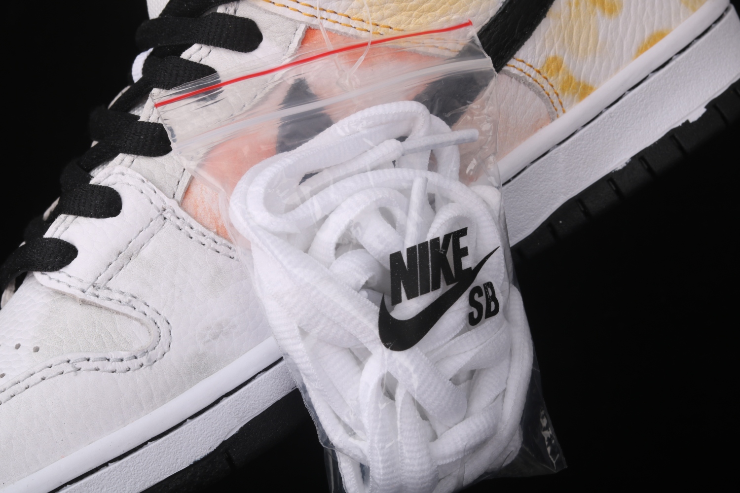 Nike SB Dunk Low Roswell Raygun BQ6832-101