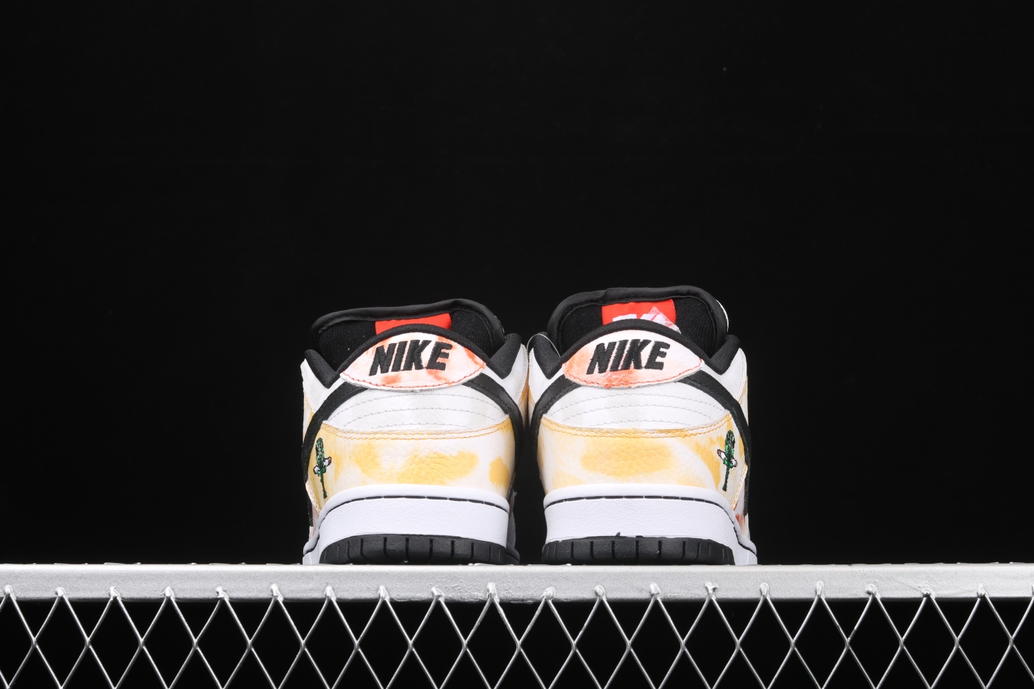 Nike SB Dunk Low Roswell Raygun BQ6832-101