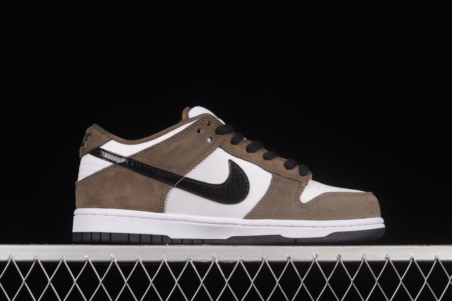 Nike SB Dunk Low White Black Trail End Brown 304292-102