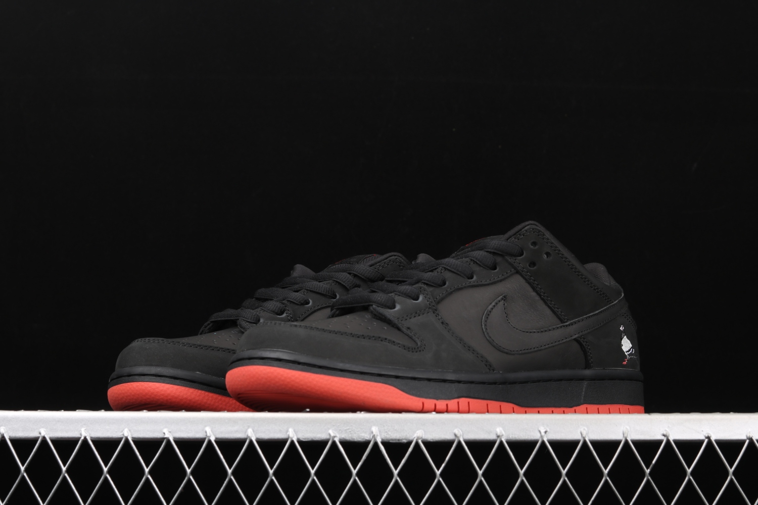 Nike SB Dunk Low TRD QS Black Pigeon 883232-008
