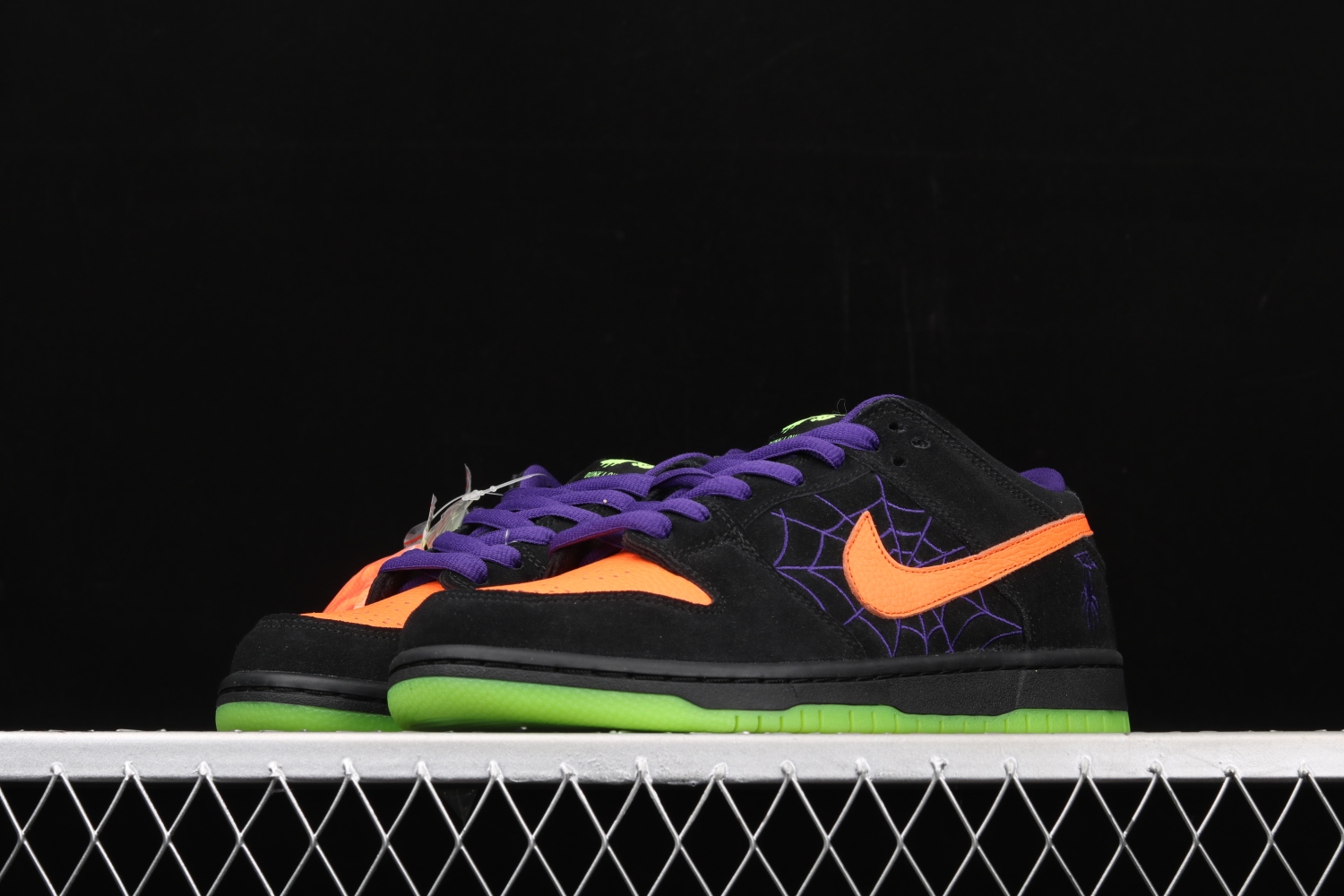 Nike SB Dunk Low Night of Mischief Halloween BQ6817-006