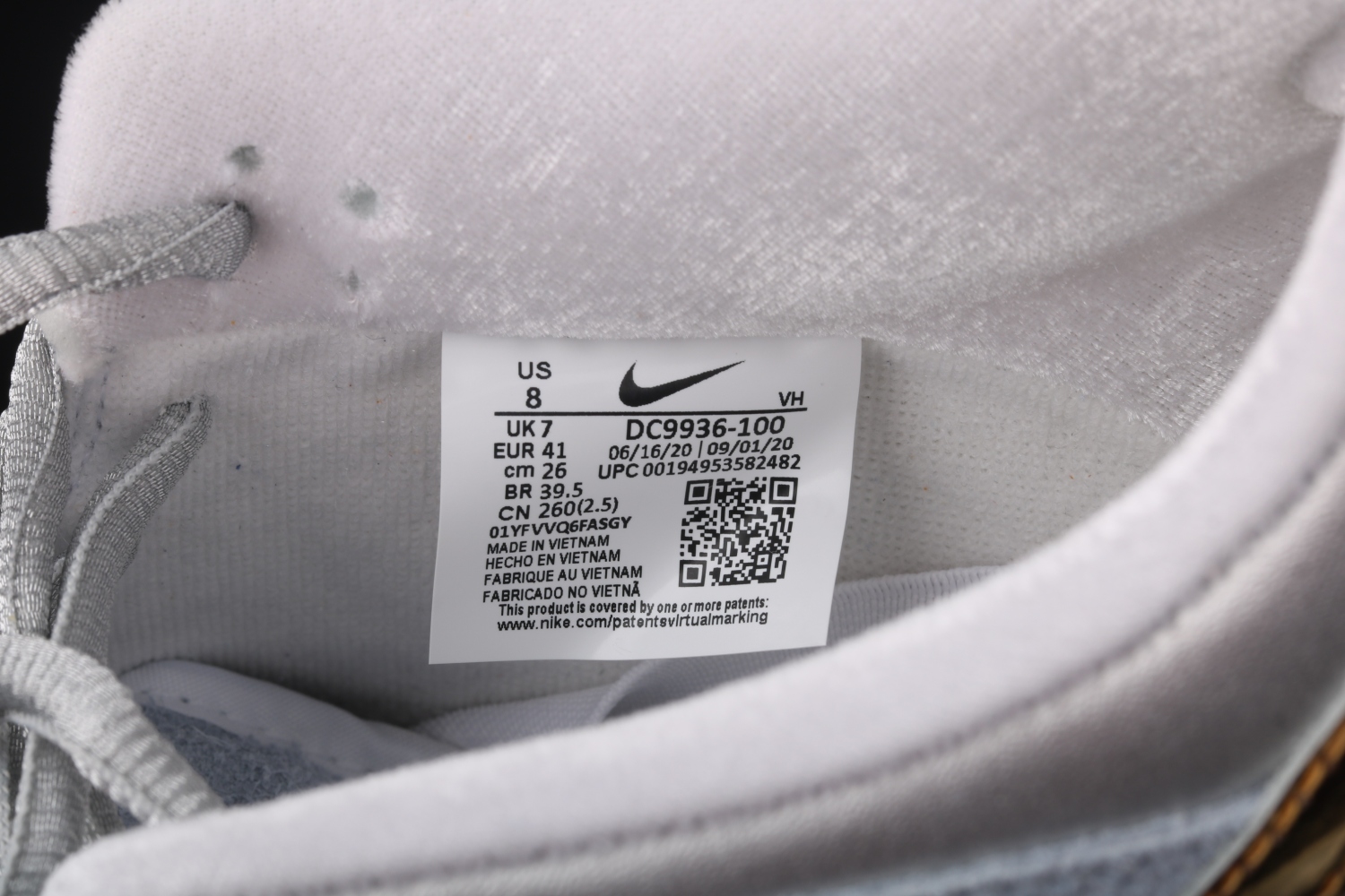 Nike SB Dunk Low Sean Cliver DC9936-100