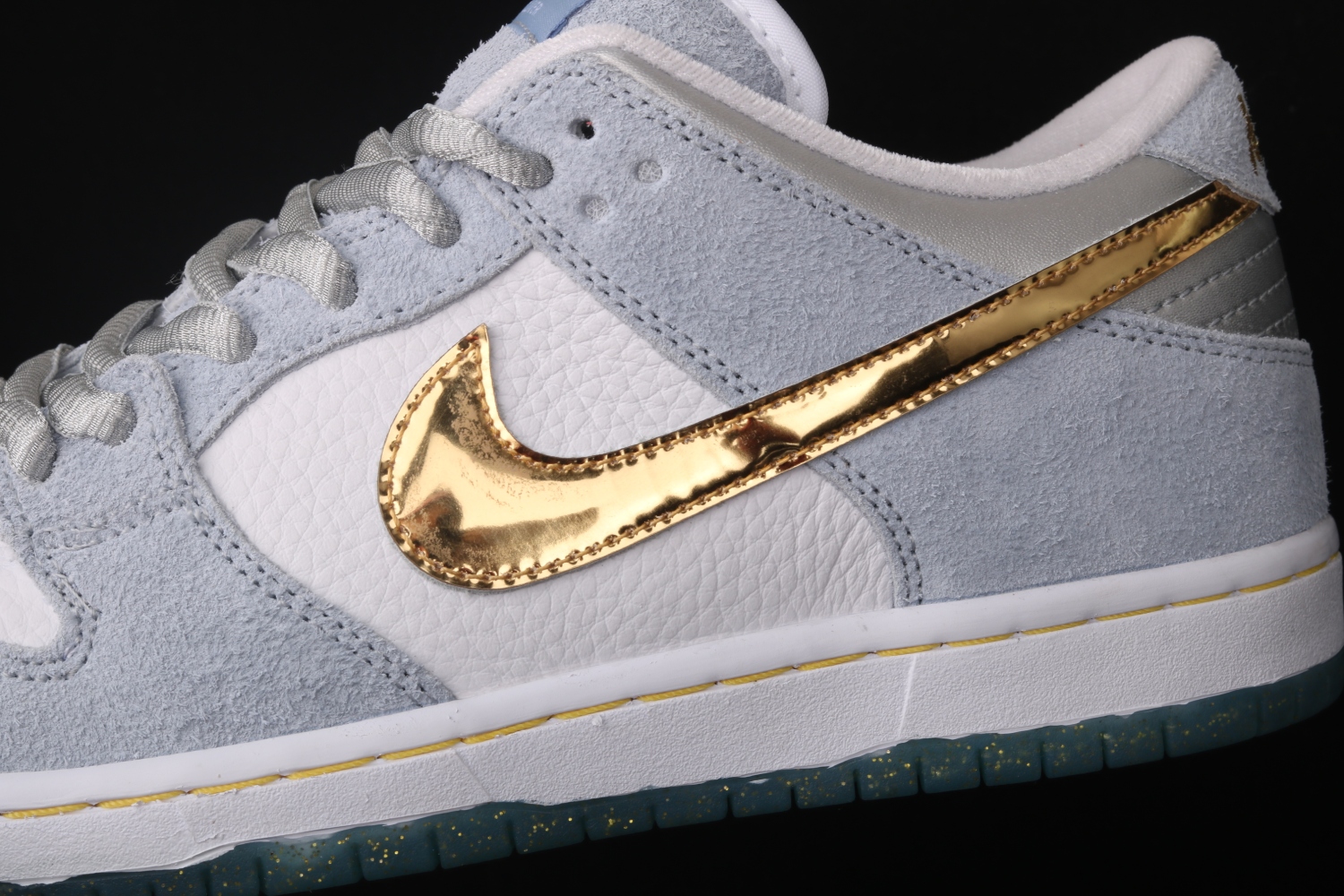 Nike SB Dunk Low Sean Cliver DC9936-100