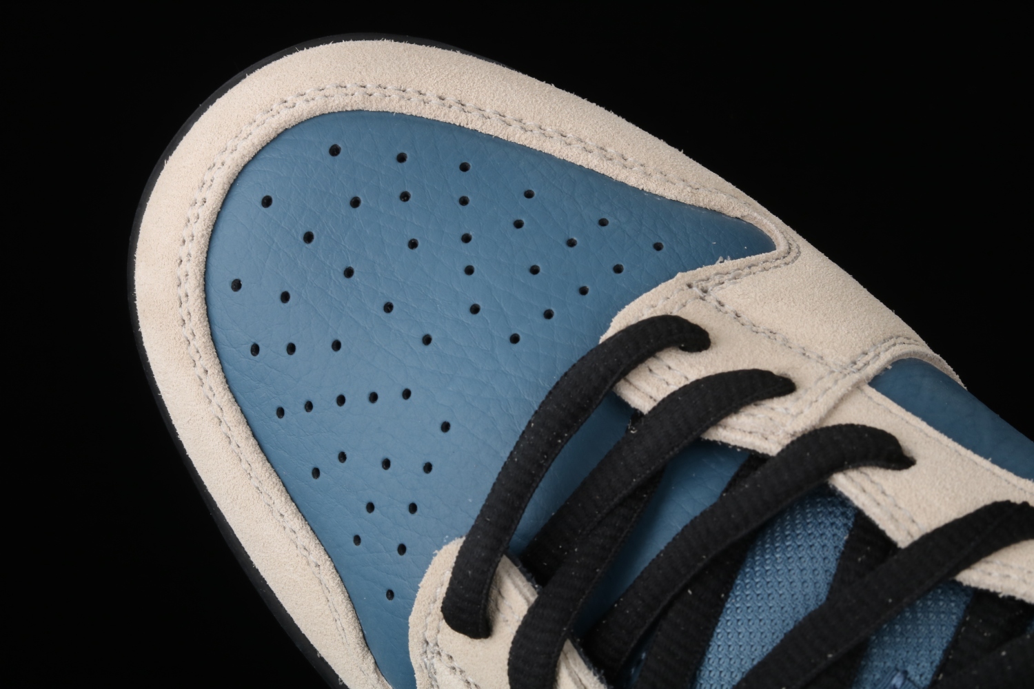 Nike SB Dunk Low Light Cream Thunderstorm BQ6817-200