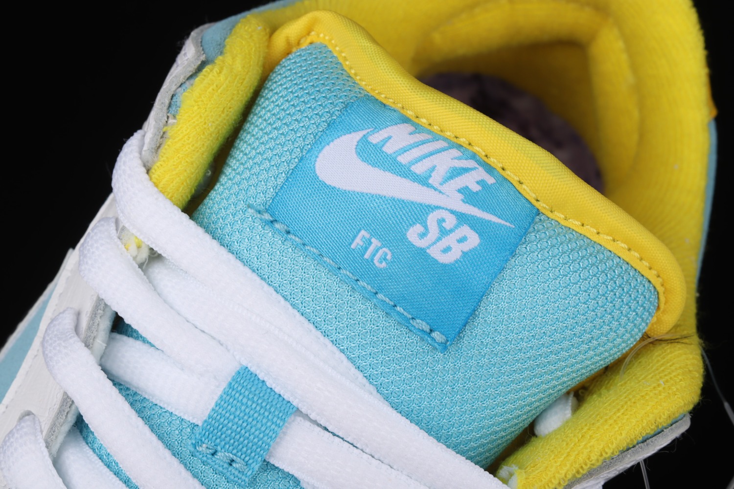 Nike SB Dunk Low Pro FTC Lagoon Pulse DH7687-400