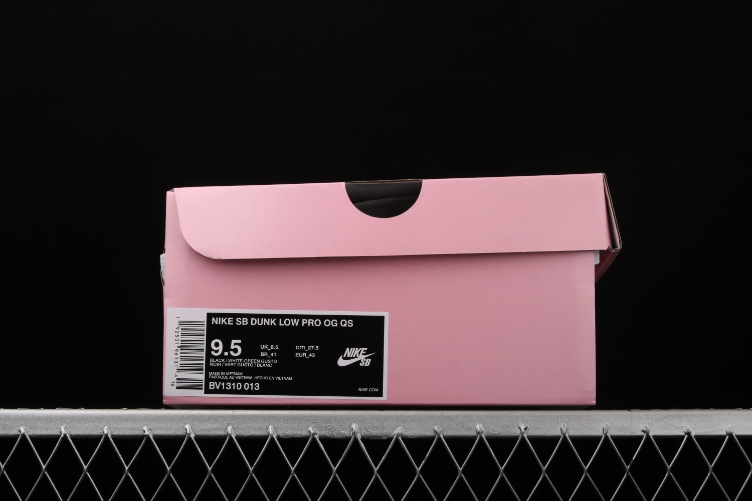 Nike SB Dunk Low Staple Panda Pigeon BV1310-013