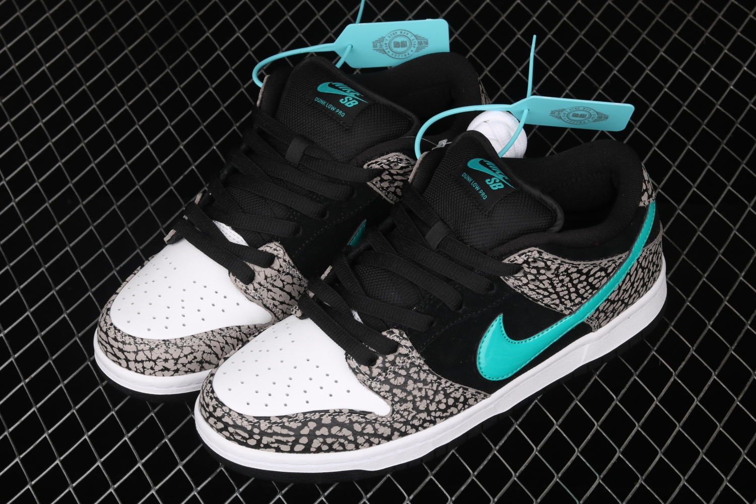 Nike SB Dunk Low atmos Elephant BQ6817-009