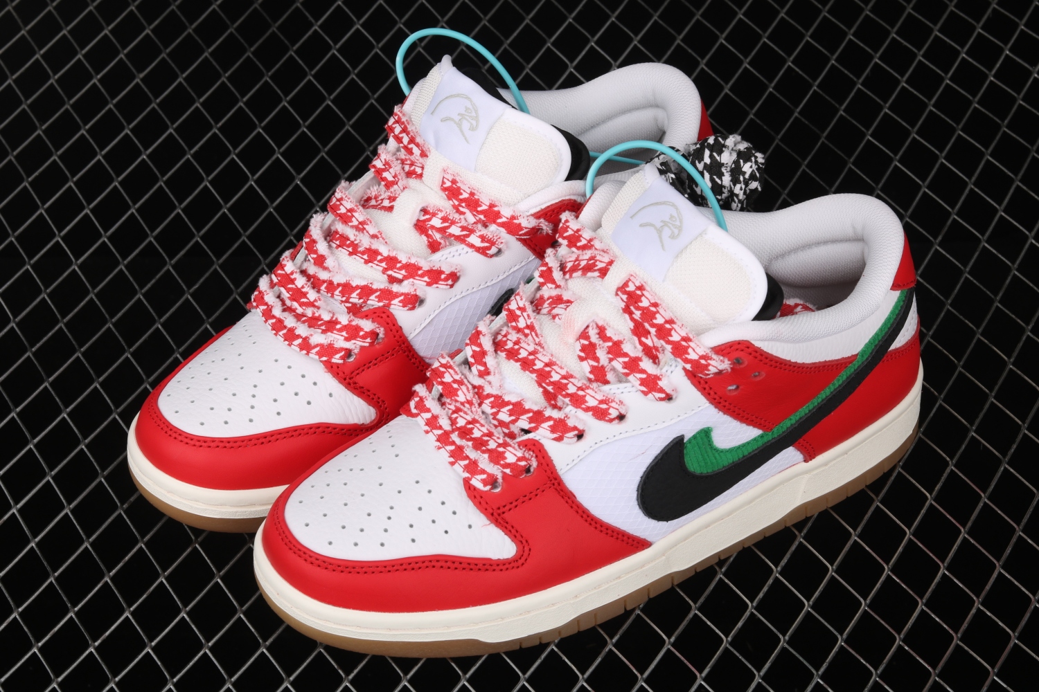 Nike SB Dunk Low Frame Skate Habibi CT2550-600