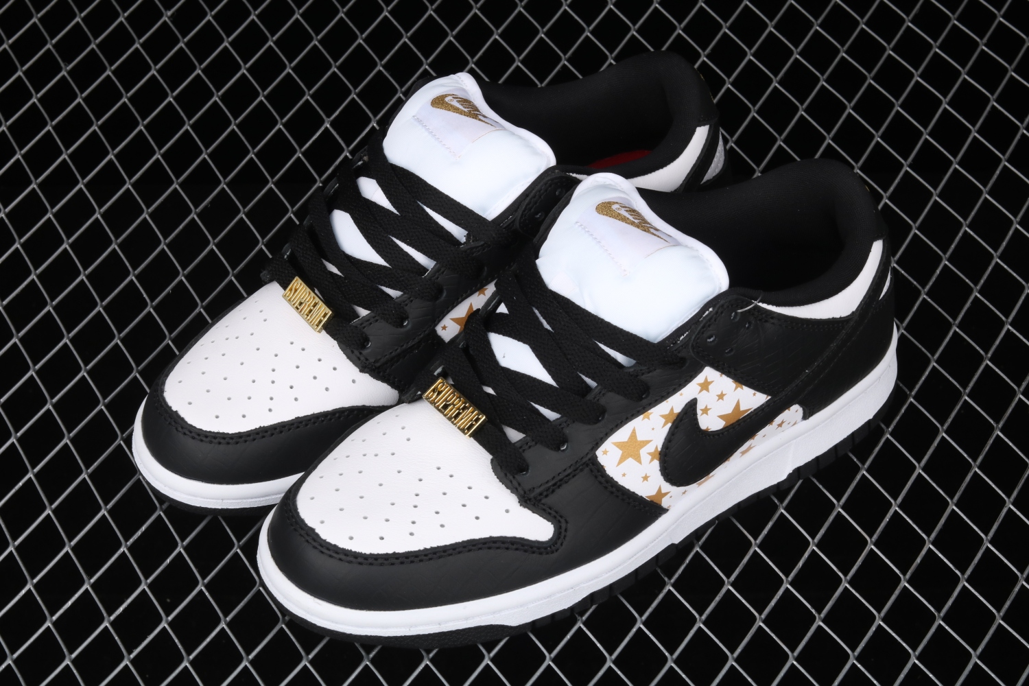 Nike SB Dunk Low Supreme Stars Black (2021) DH3228-102