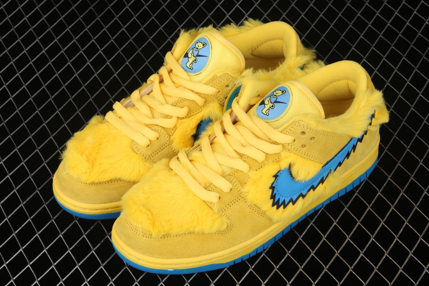 Nike SB Dunk Low Grateful Dead Bears Opti Yellow CJ5378-700