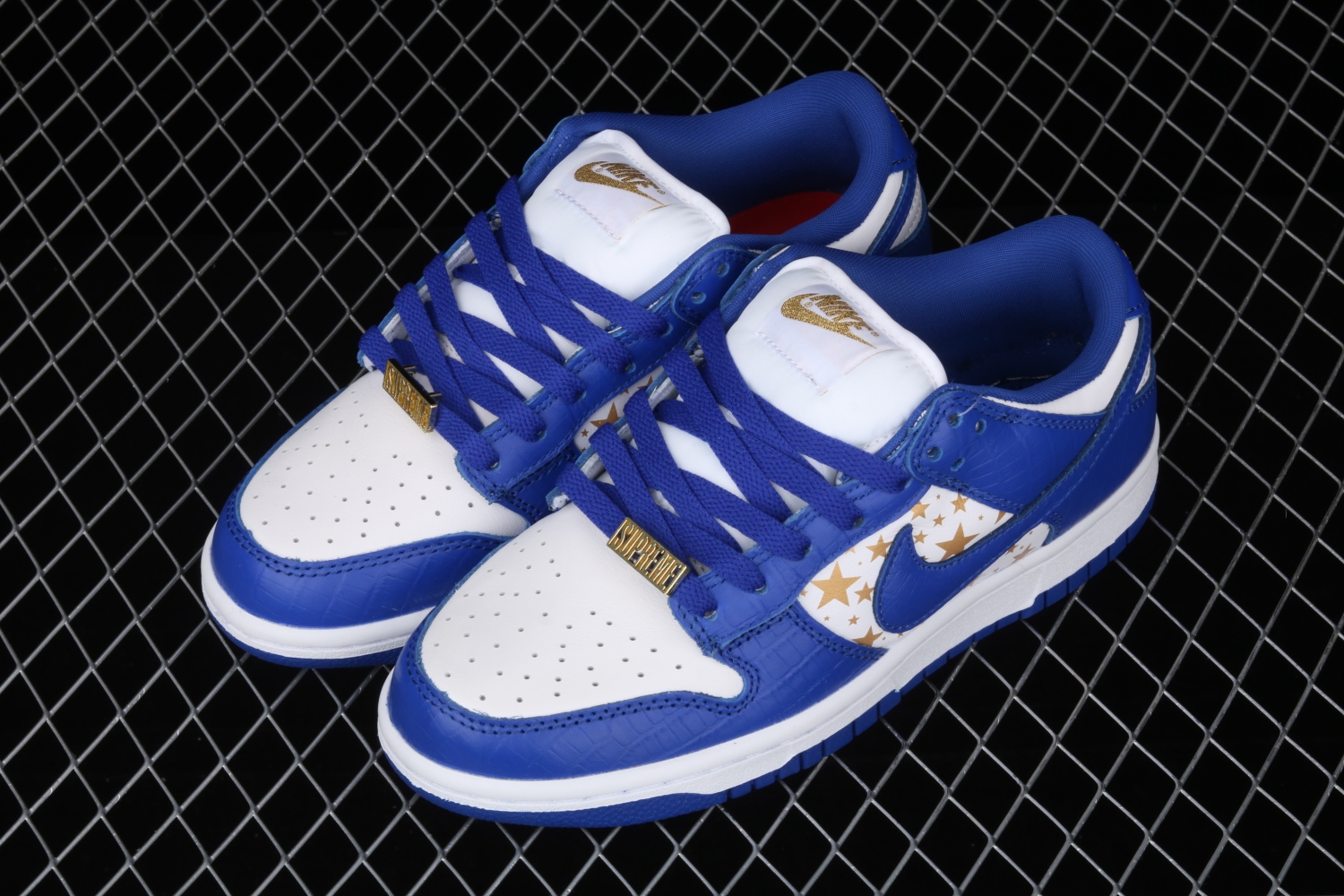 Nike SB Dunk Low Supreme Stars Hyper Royal (2021) DH3228-100
