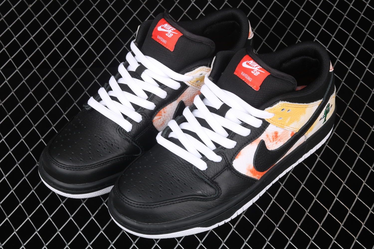Nike SB Dunk Low Raygun Tie-Dye Black BQ6832-001
