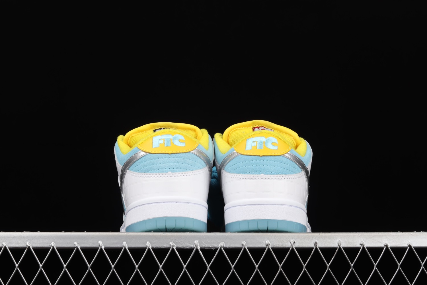 Nike SB Dunk Low Pro FTC Lagoon Pulse DH7687-400