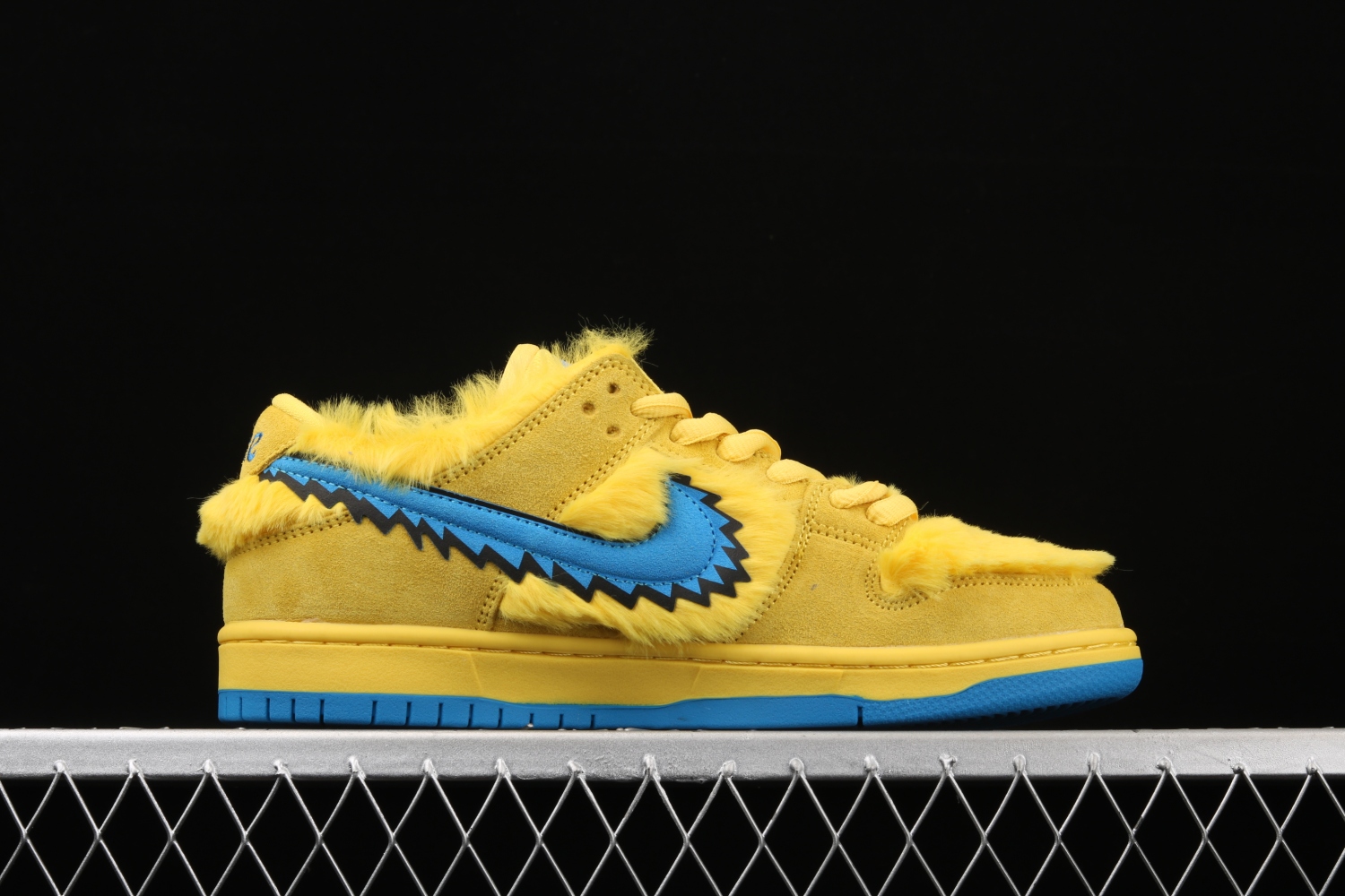 Nike SB Dunk Low Grateful Dead Bears Opti Yellow CJ5378-700
