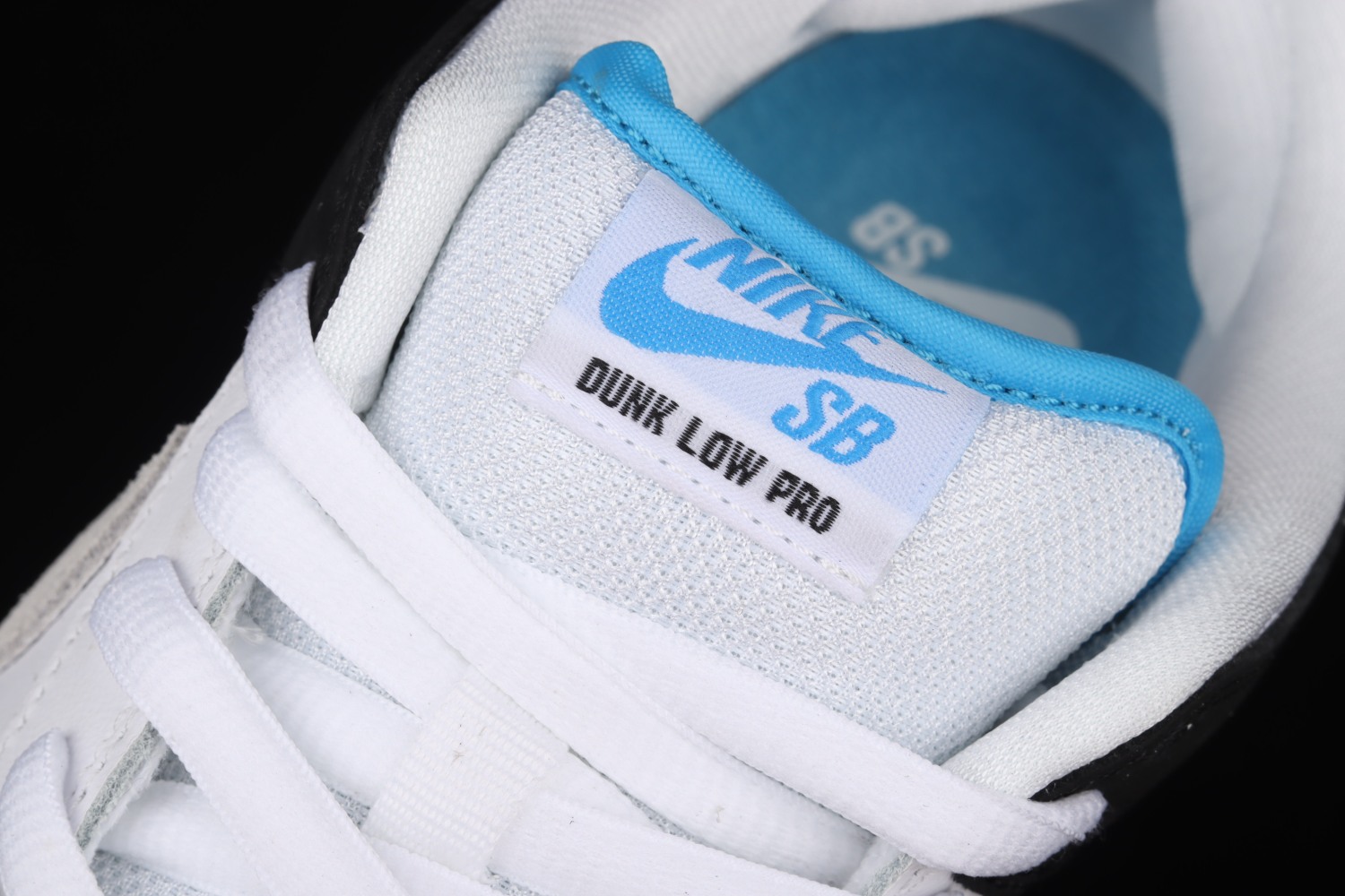 Nike SB Dunk Low Laser Blue BQ6817-101