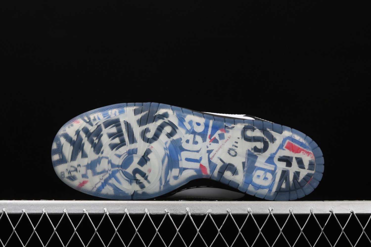 Nike SB Dunk Low Staple Panda Pigeon BV1310-013