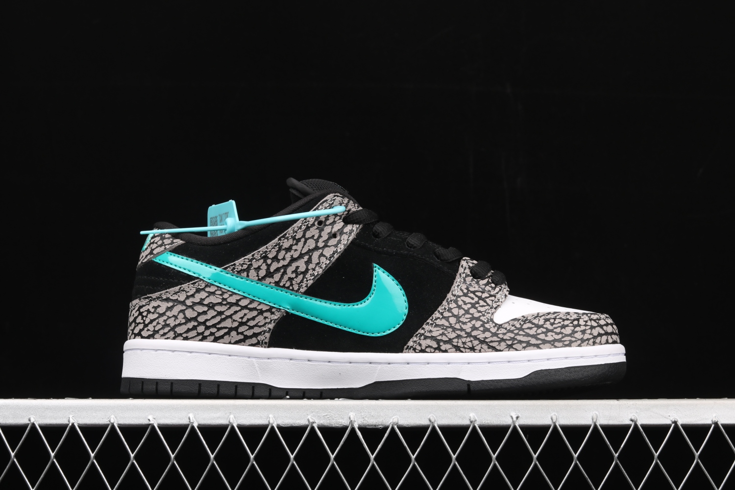Nike SB Dunk Low atmos Elephant BQ6817-009