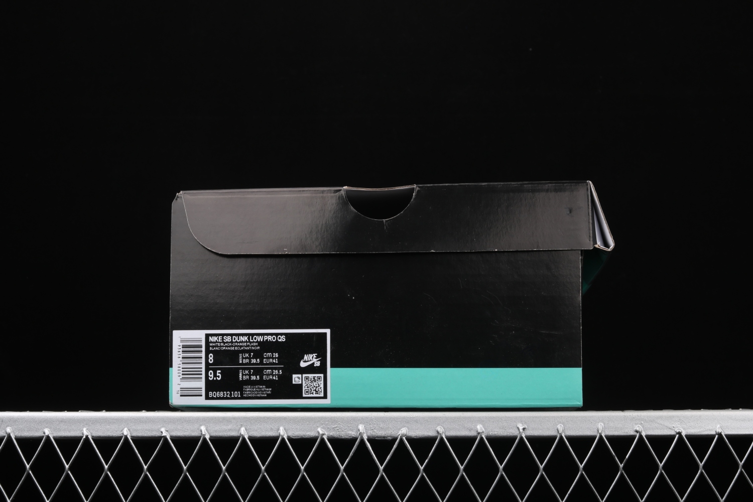 Nike SB Dunk Low Roswell Raygun BQ6832-101