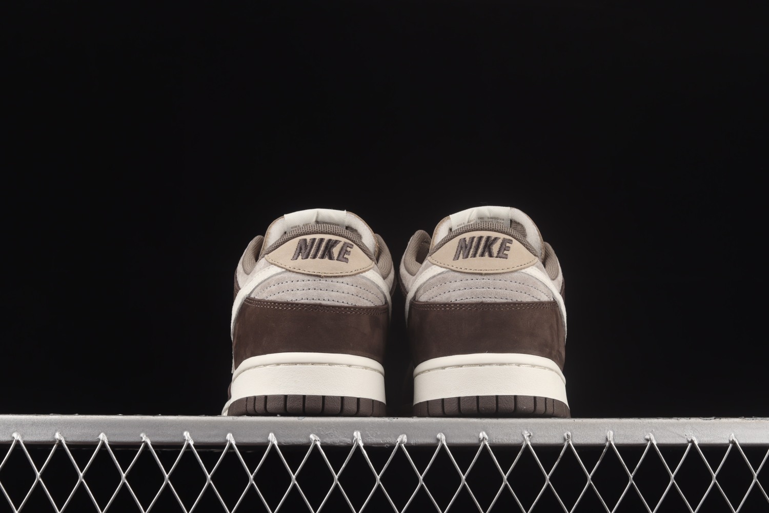 Otomo Katsuhiro x Nike SB Dunk Low Steamboy OST Grey Brown Mocha LF0039-001