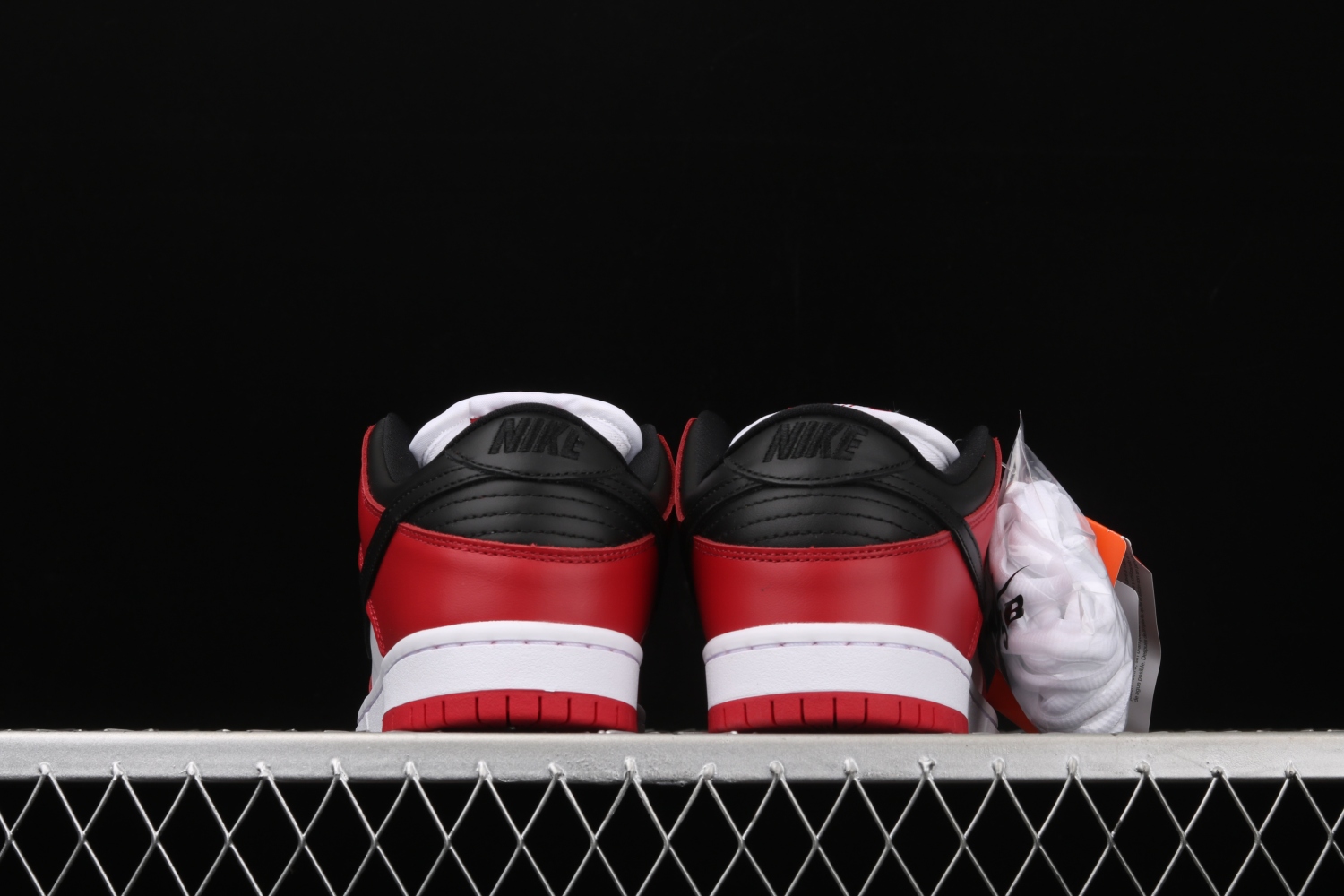Nike SB Dunk Low J-Pack Chicago BQ6817-600