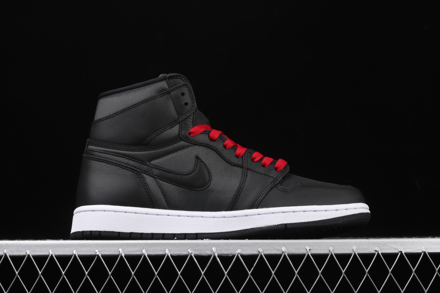 Jordan 1 Retro High Black Satin Gym Red 555088-060