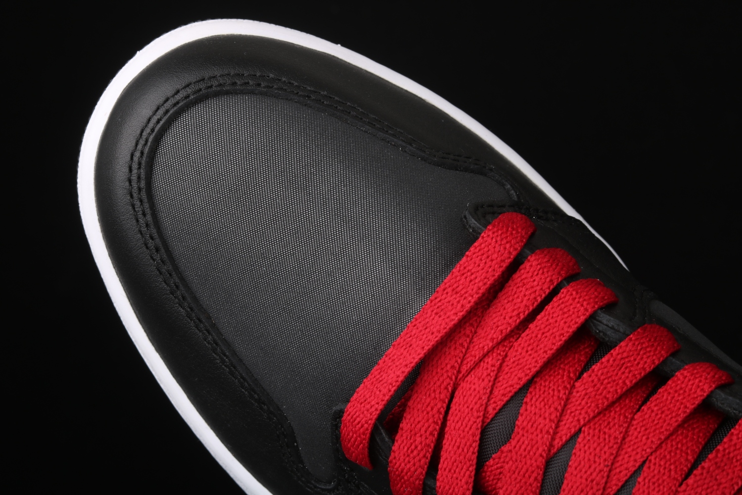 Jordan 1 Retro High Black Satin Gym Red 555088-060