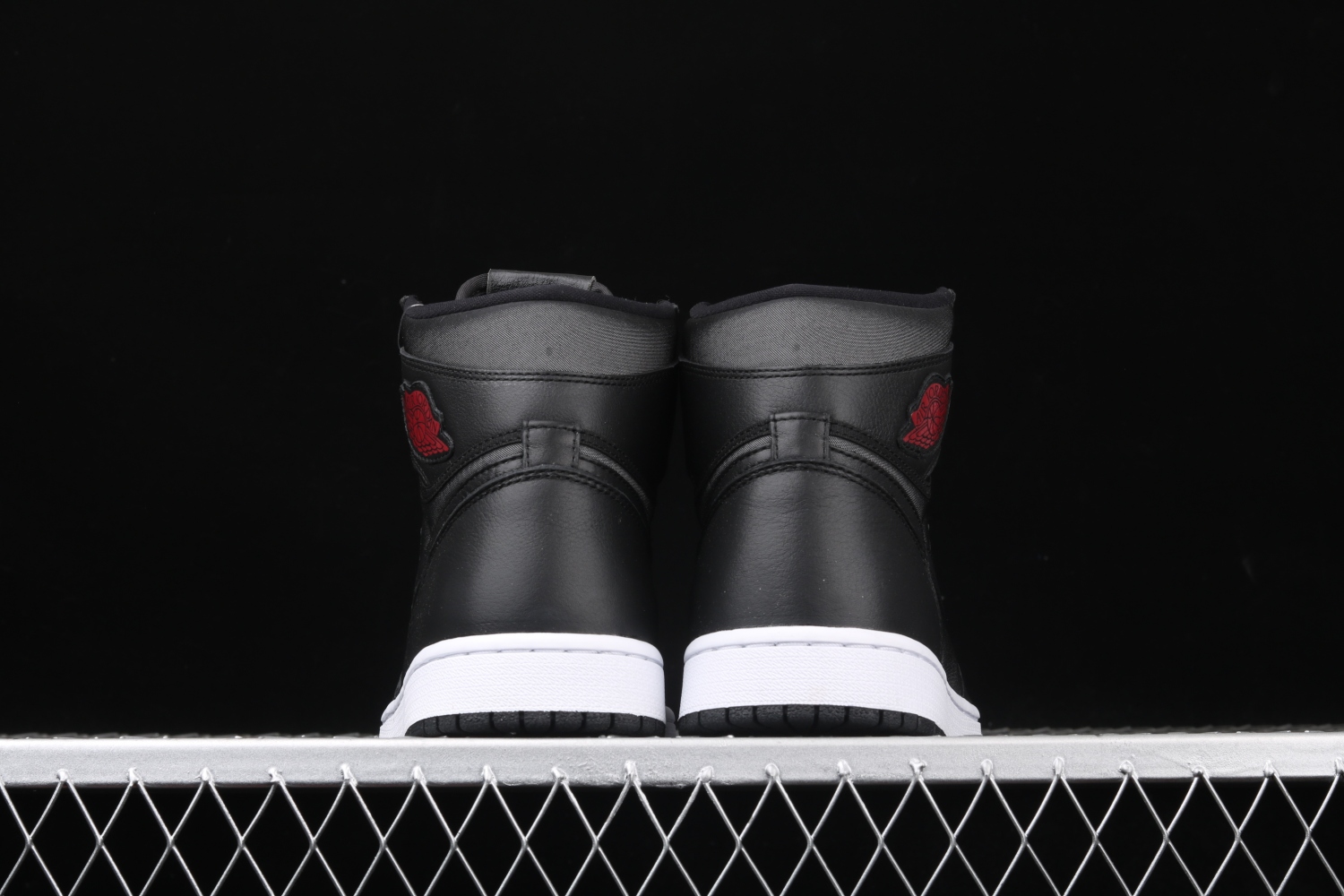 Jordan 1 Retro High Black Satin Gym Red 555088-060