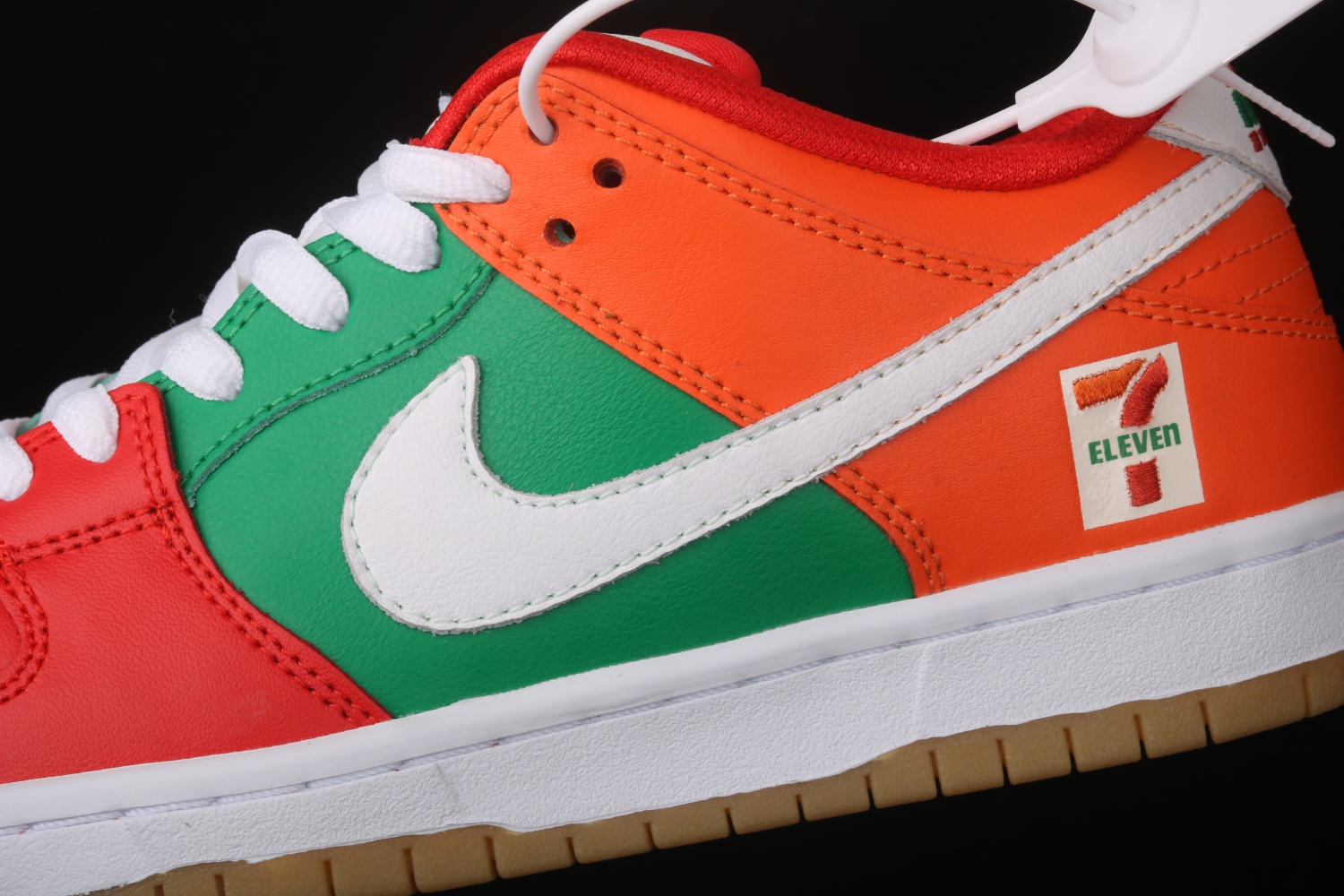 Nike SB Dunk Low 7 Eleven CZ5130-600