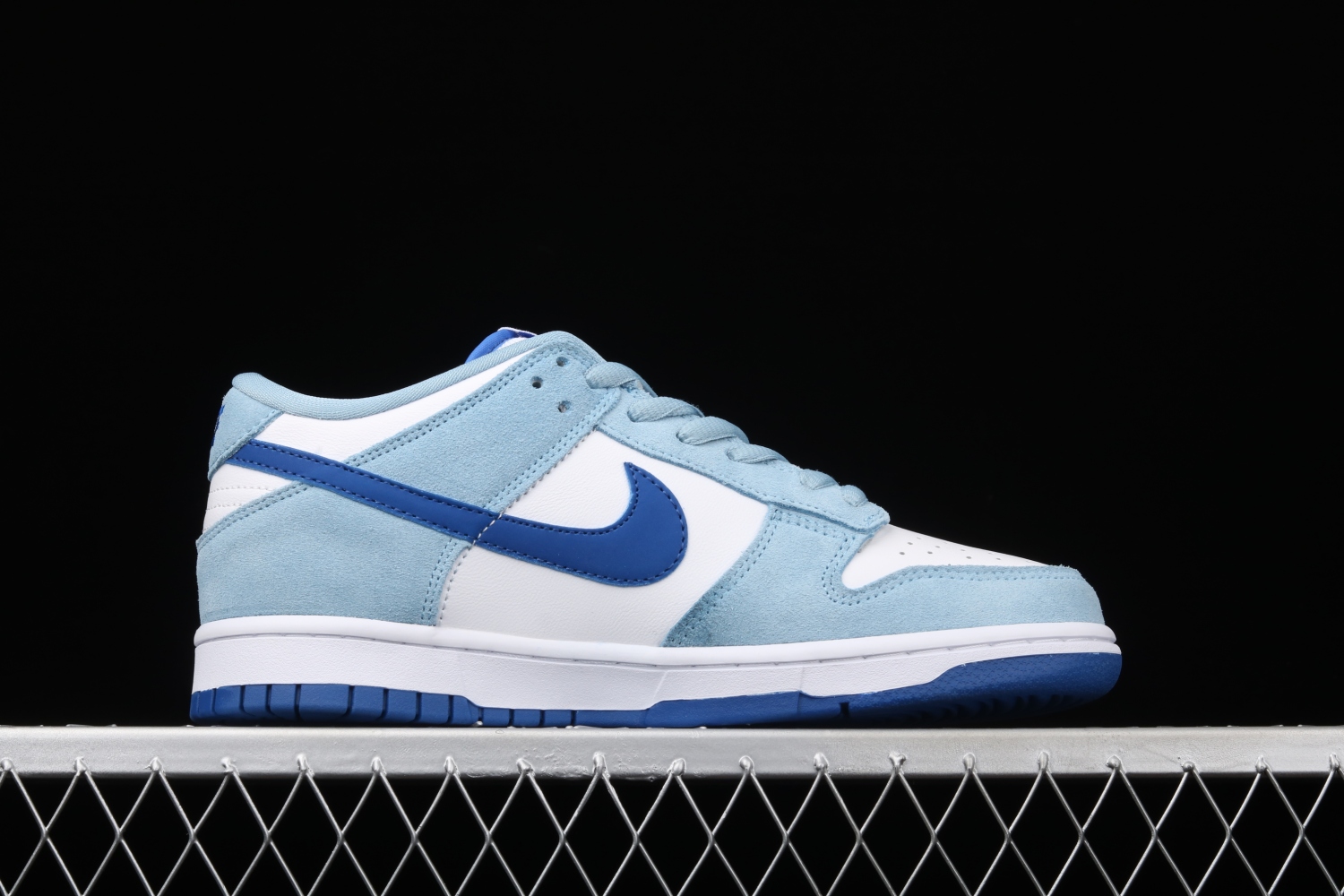 Nike SB Dunk Low 854866-009
