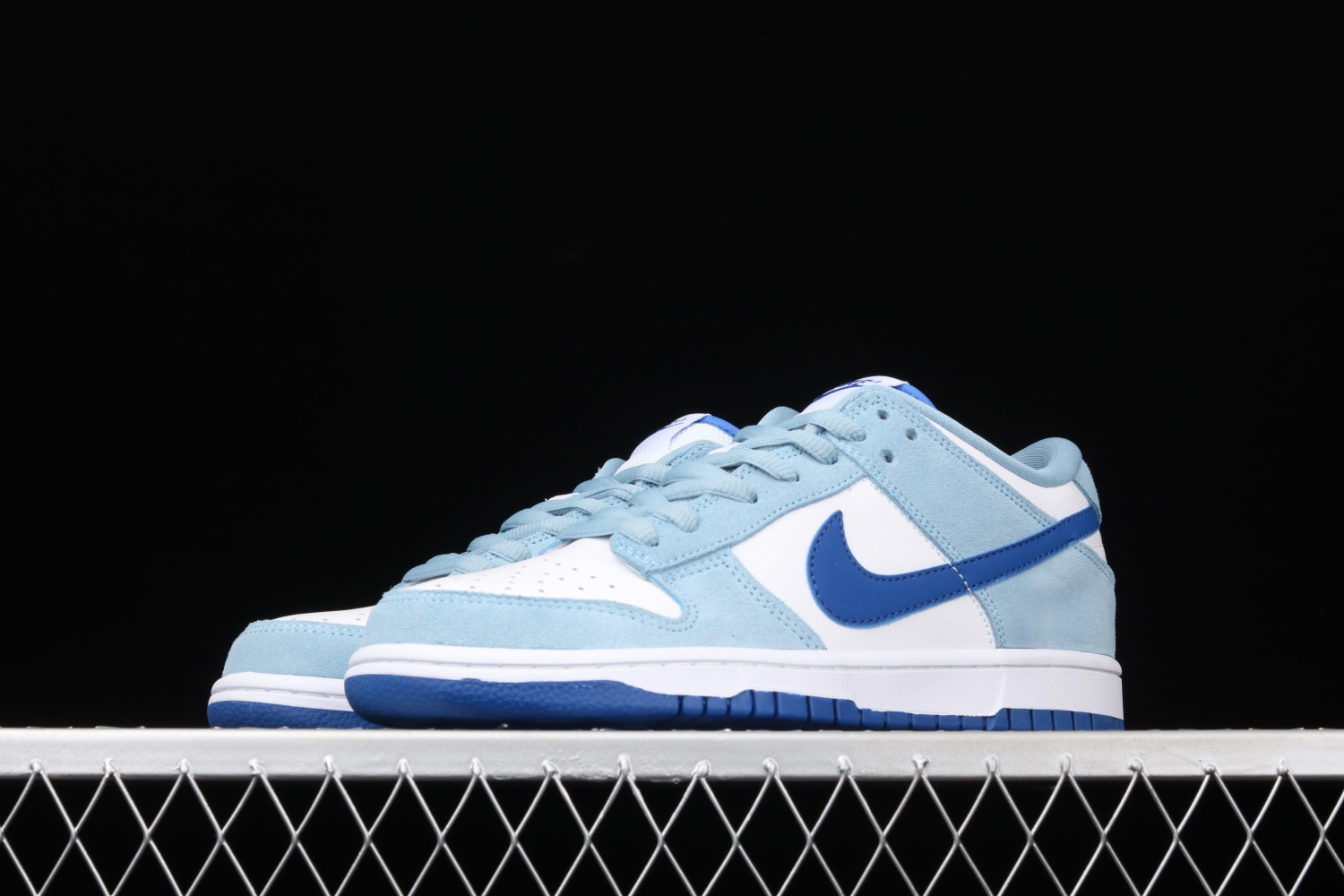 Nike SB Dunk Low 854866-009