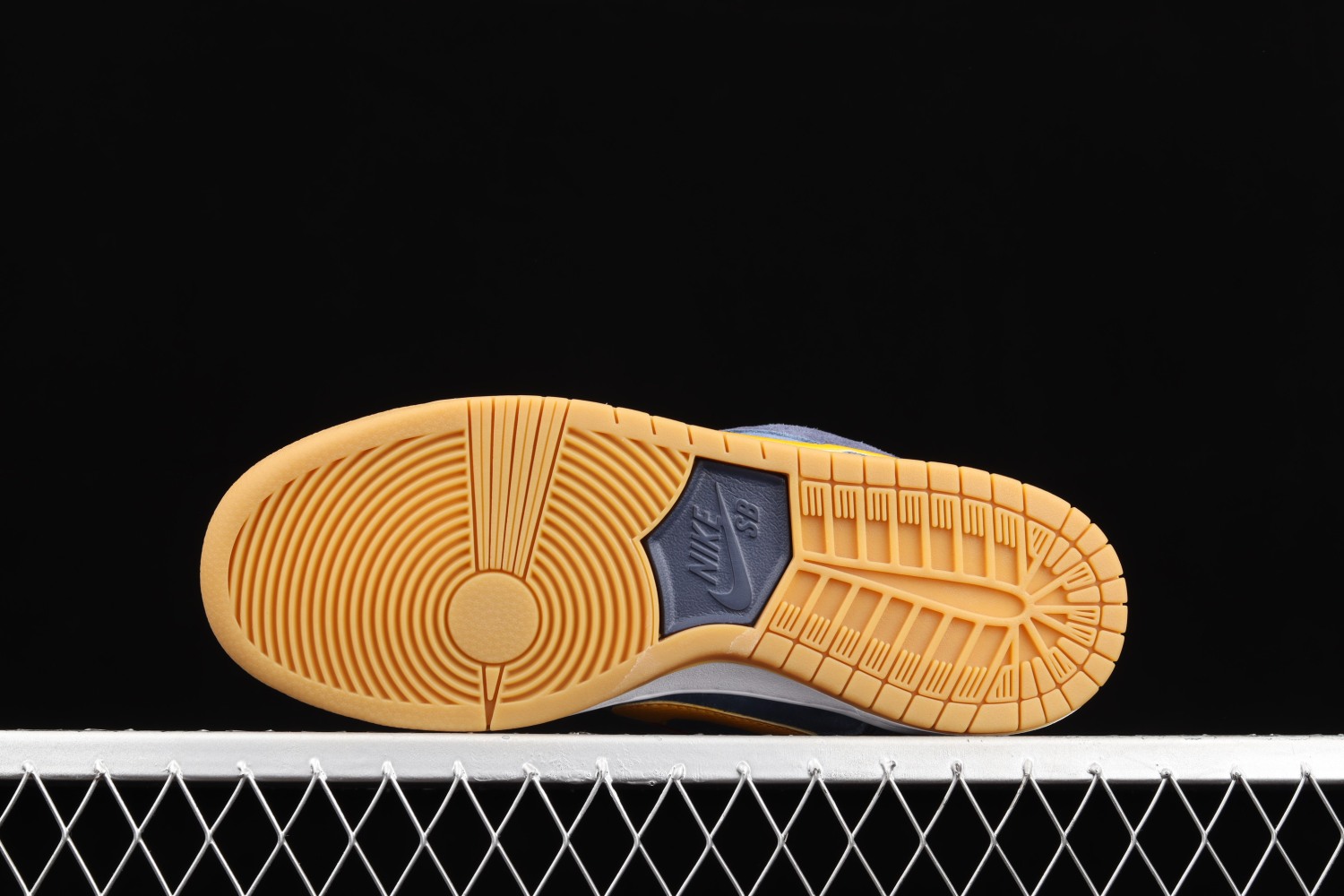 Nike SB Dunk Low Barcelona DJ0606-400