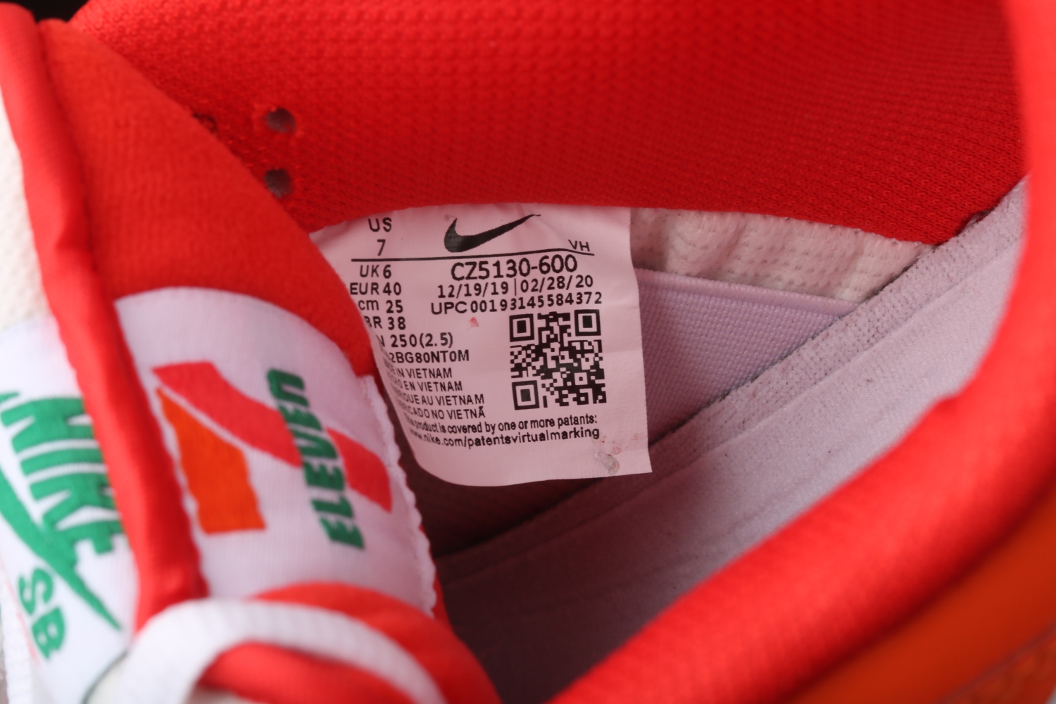 Nike SB Dunk Low 7 Eleven CZ5130-600